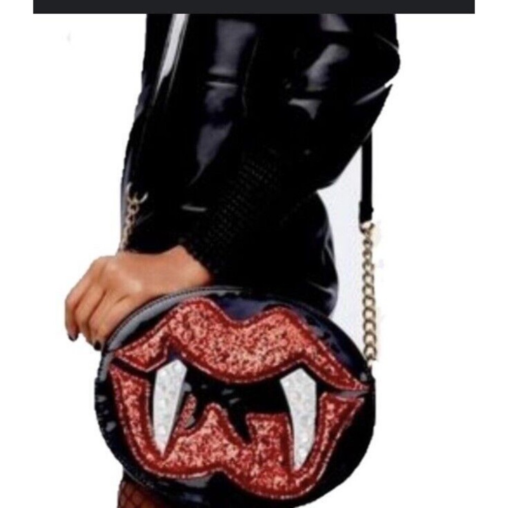 Betsey Johnson Glampire Vampire Crossbody Bag Fang Lips Halloween. - Picture 2 of 6